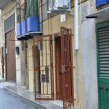 Holiday home Casa Vacanze Carrubella *